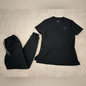 Black jaanuu scrub set size small